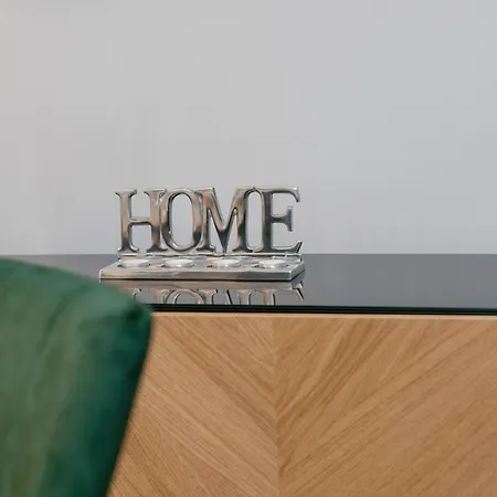With Balcony And Free Garage By Renters Apartman Poznań
