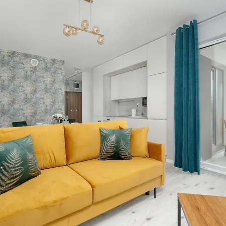 Apartman With Balcony And Free Garage By Renters *