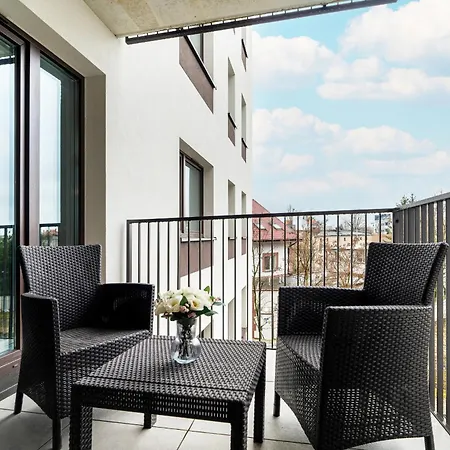 With Balcony And Free Garage By Renters
