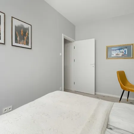 With Balcony And Free Garage By Renters * Poznań