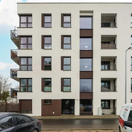 With Balcony And Free Garage By Renters Apartman Poznań